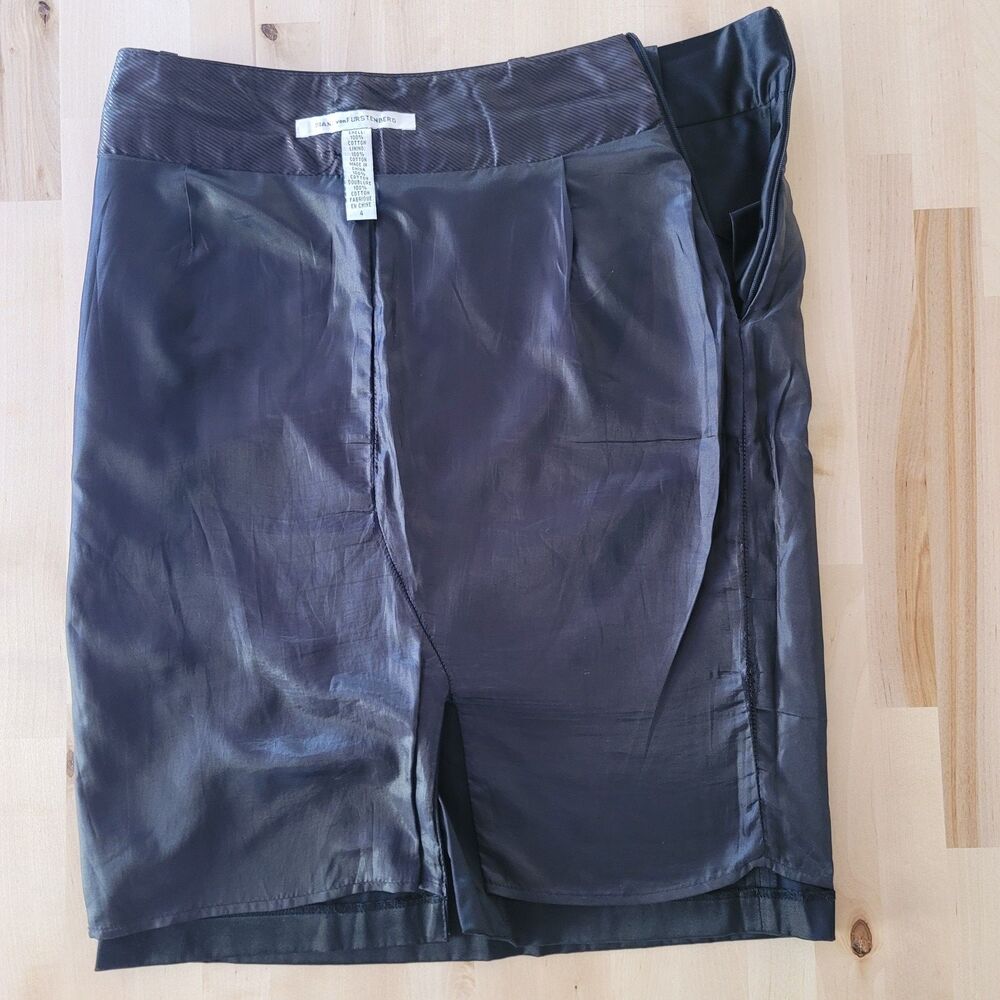 Pencil Skirt Black SZ 4 Shiny Side Zipper Sexy Dressy - Picture 3 of 5